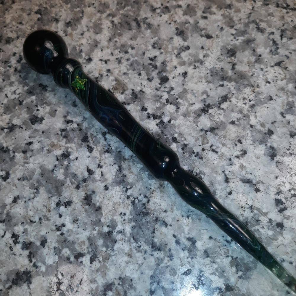 Glass hairpin